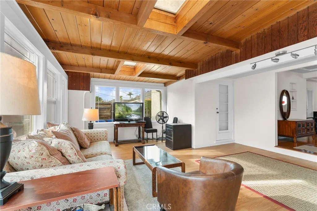 https://cdn.realtyfeed.com/cdn/127/306708419/5de745cb424ec5b31b90ab88622a6d29.webp