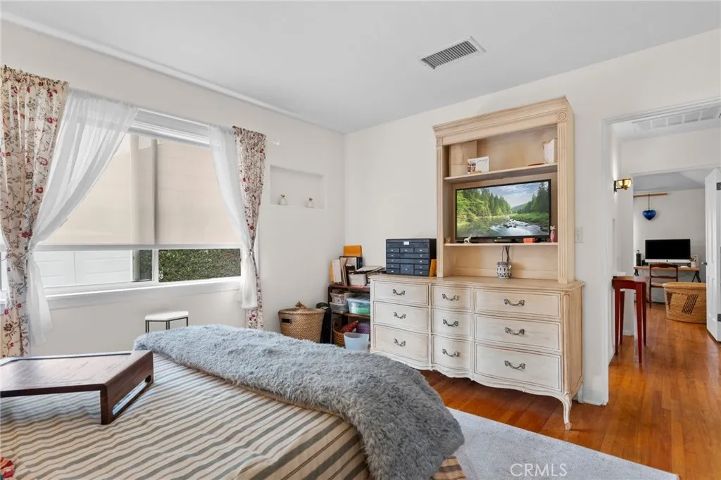 https://cdn.realtyfeed.com/cdn/127/306708419/6a67c90a689fb435f473db90d0057400.webp