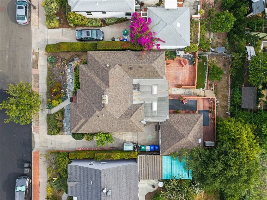 https://cdn.realtyfeed.com/cdn/127/306708419/7038705b598f6d2f2070b00d72fe107a.webp