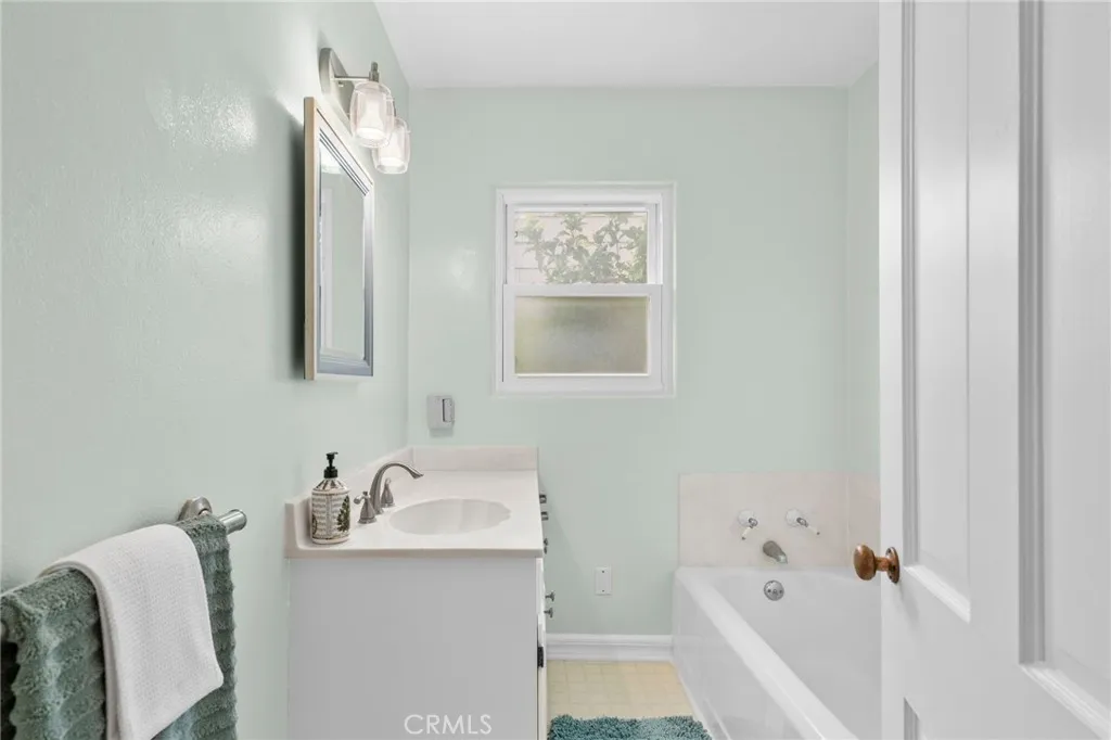https://cdn.realtyfeed.com/cdn/127/306708419/76182b86e3c966532b55b80b9860bdf3.webp