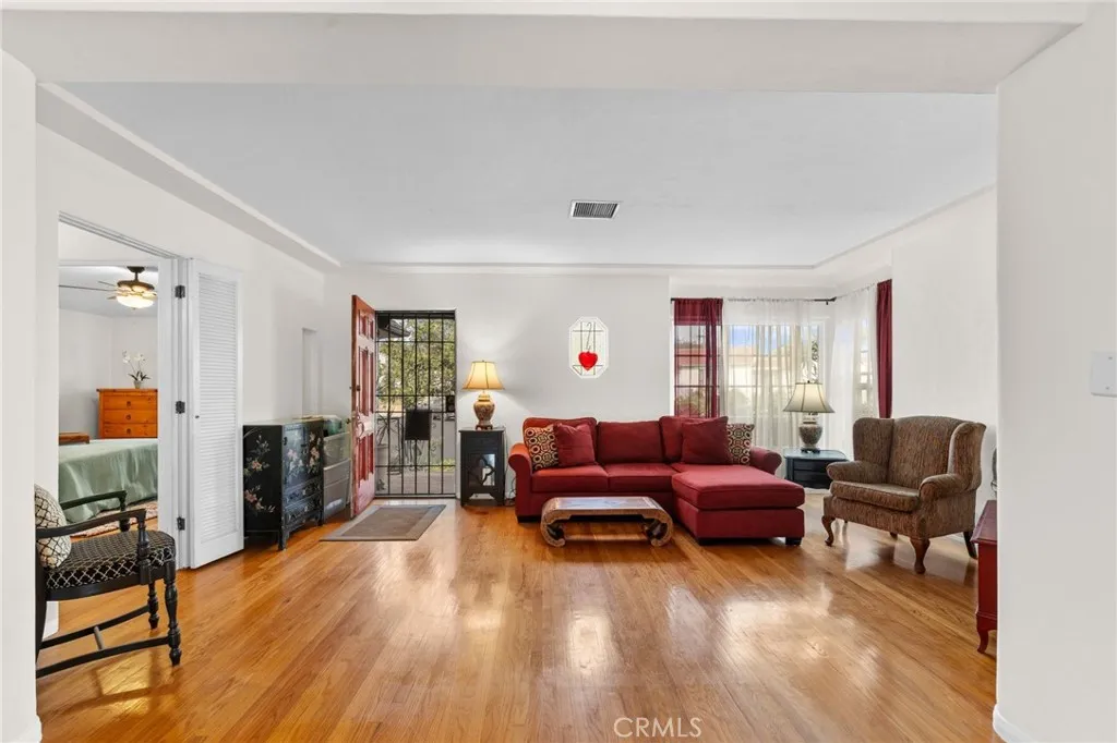 https://cdn.realtyfeed.com/cdn/127/306708419/b2caefbeaff028f440fffac3d3f783c6.webp