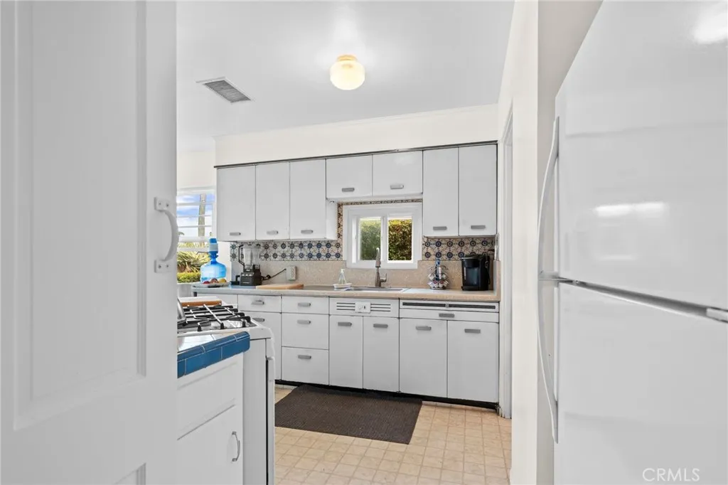https://cdn.realtyfeed.com/cdn/127/306708419/bd8a2c6482f9b7d352aa13ed0f749439.webp