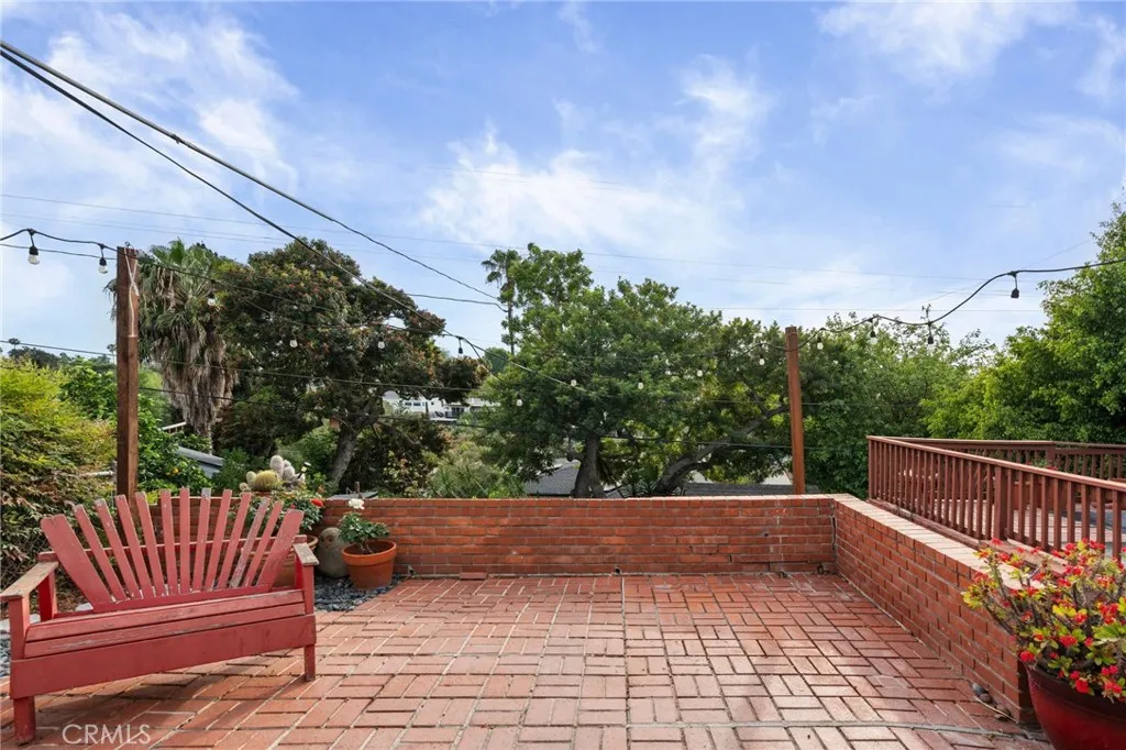 https://cdn.realtyfeed.com/cdn/127/306708419/df918e6ba1c1298d5bbdfdf3b715185d.webp