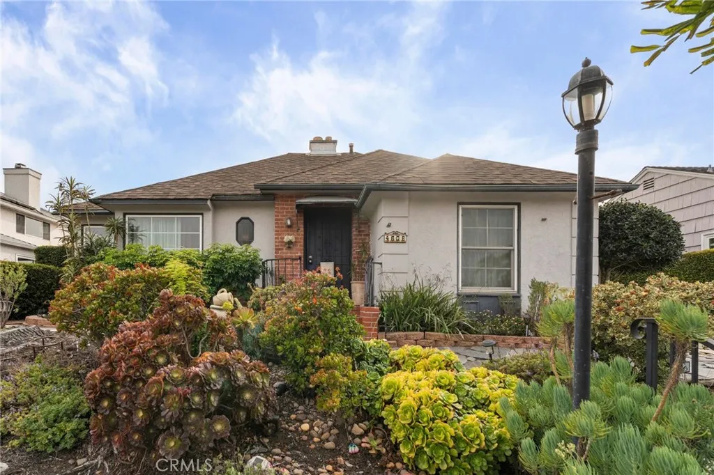 https://cdn.realtyfeed.com/cdn/127/306708419/e6de841944074bb17616d4b086635bd3.webp