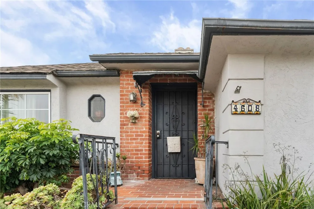https://cdn.realtyfeed.com/cdn/127/306708419/f2883cde36423a5da5a0201c64397a19.webp