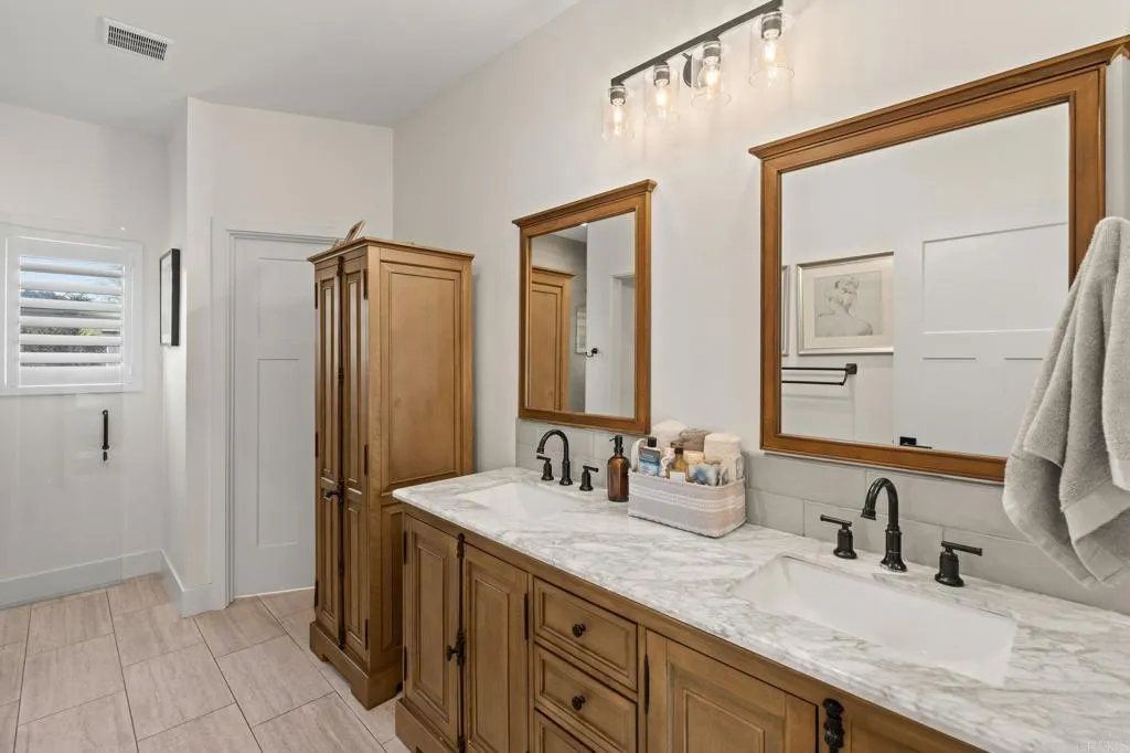 https://cdn.realtyfeed.com/cdn/127/306708469/18f684a4b53bb5655c5d56b1a668db13.webp