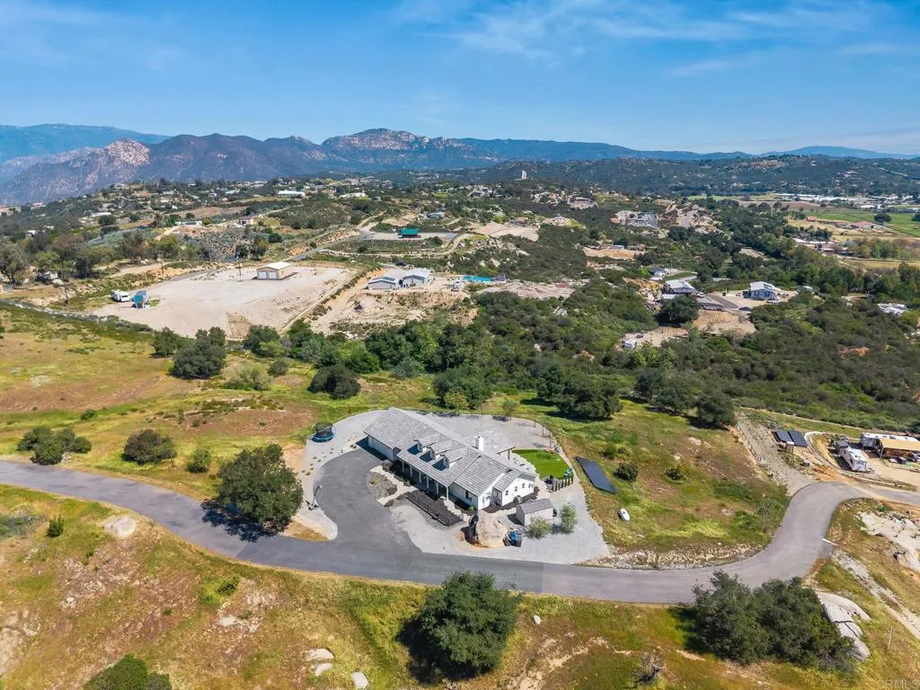 https://cdn.realtyfeed.com/cdn/127/306708469/228ffff4c500ad763422c88b8947141f.webp