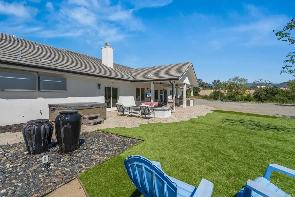 https://cdn.realtyfeed.com/cdn/127/306708469/347c0ad62293c3e6f775727329a72060.webp