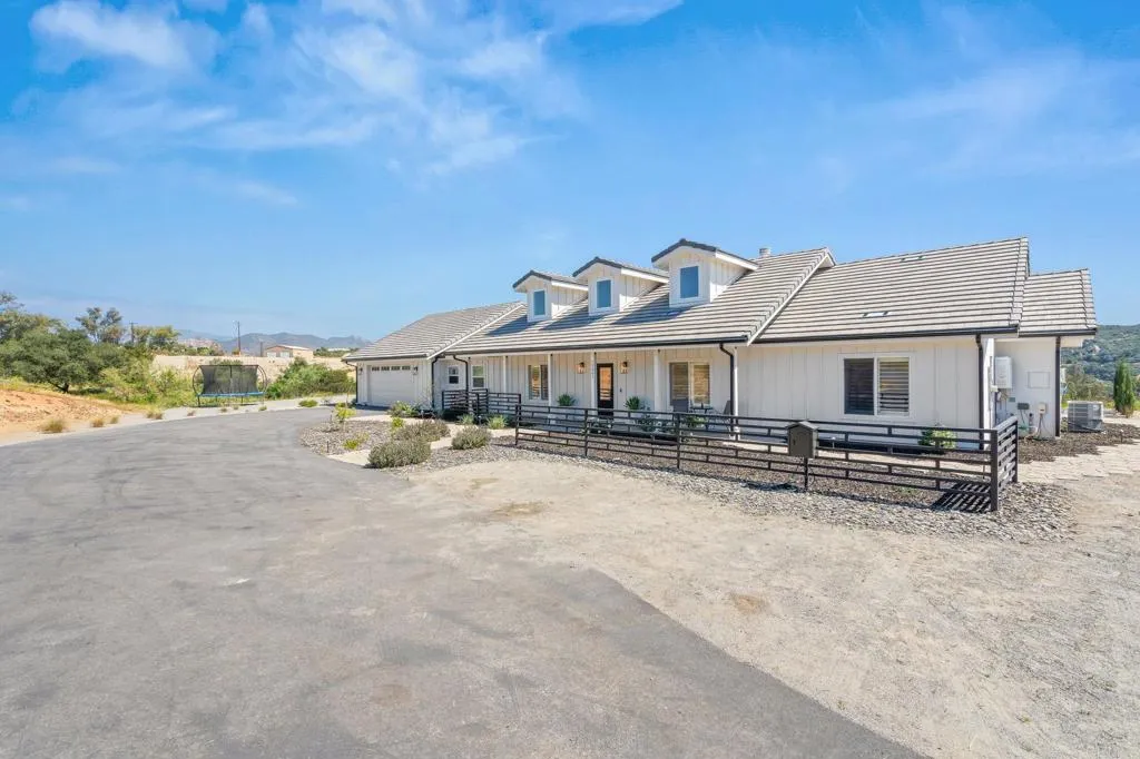 https://cdn.realtyfeed.com/cdn/127/306708469/4db589f7f6c95e4451f13de399243c96.webp