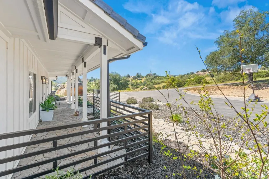 https://cdn.realtyfeed.com/cdn/127/306708469/6b494708b76a770fbb70a870345ca319.webp