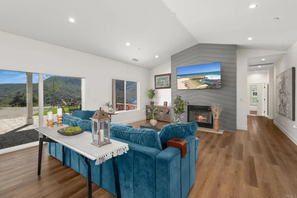 https://cdn.realtyfeed.com/cdn/127/306708469/e0a25743100b73acc64f7fa2c812b64a.webp