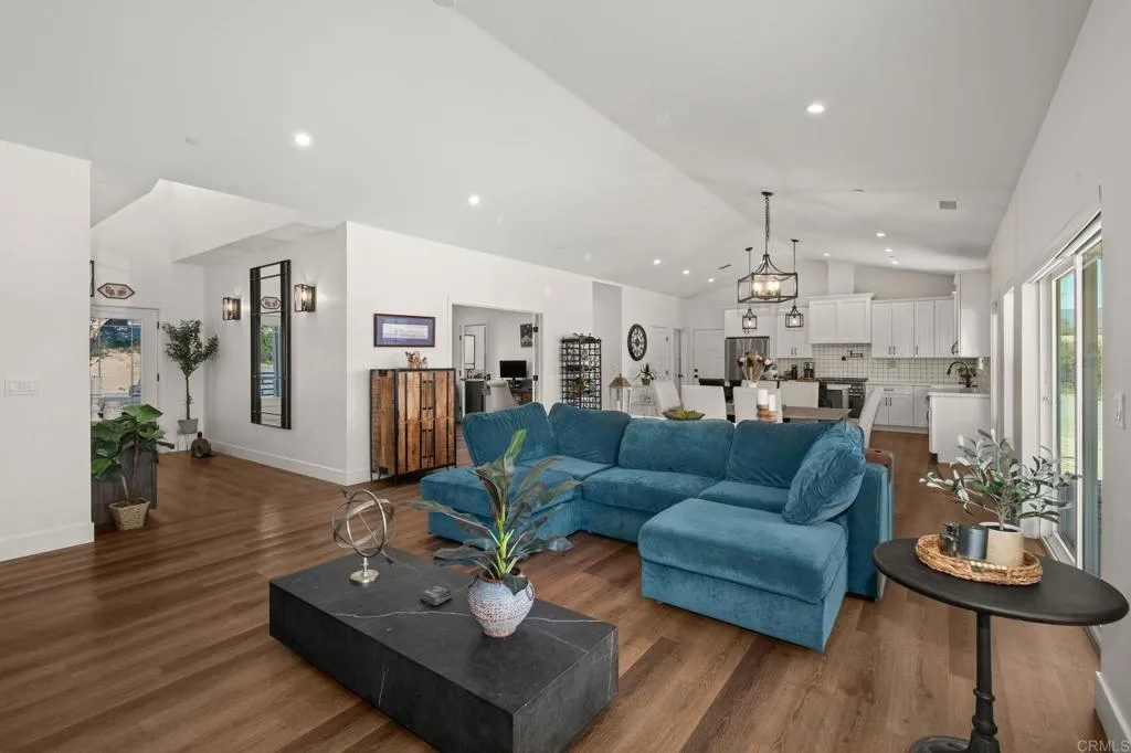 https://cdn.realtyfeed.com/cdn/127/306708469/e48748754d5899fa22bec6e292d9a40f.webp