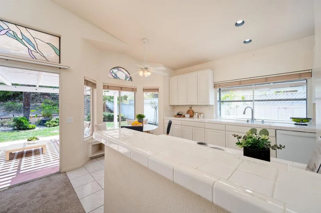 https://cdn.realtyfeed.com/cdn/127/306708478/1994e9a2816fbd089717a322dffb1904.webp