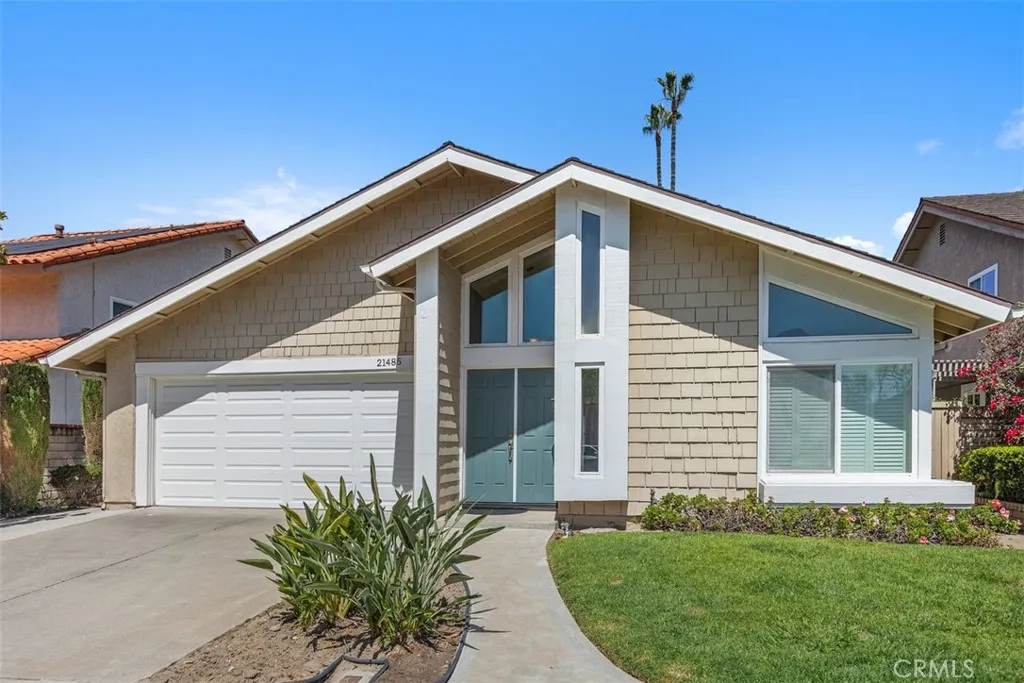 21485 Camino Trebol