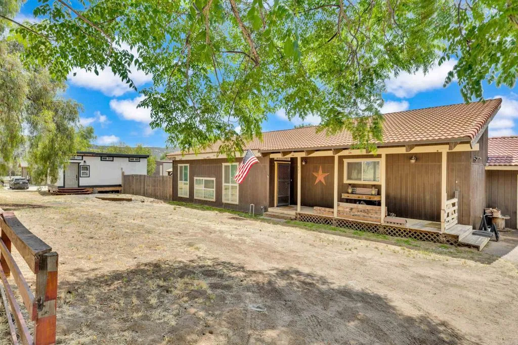 https://cdn.realtyfeed.com/cdn/127/306708596/43f431d04fea757633fac4cf29dd1b75.webp