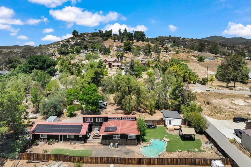 https://cdn.realtyfeed.com/cdn/127/306708596/60bc3527e3429378d941b9de0cbaeac9.webp