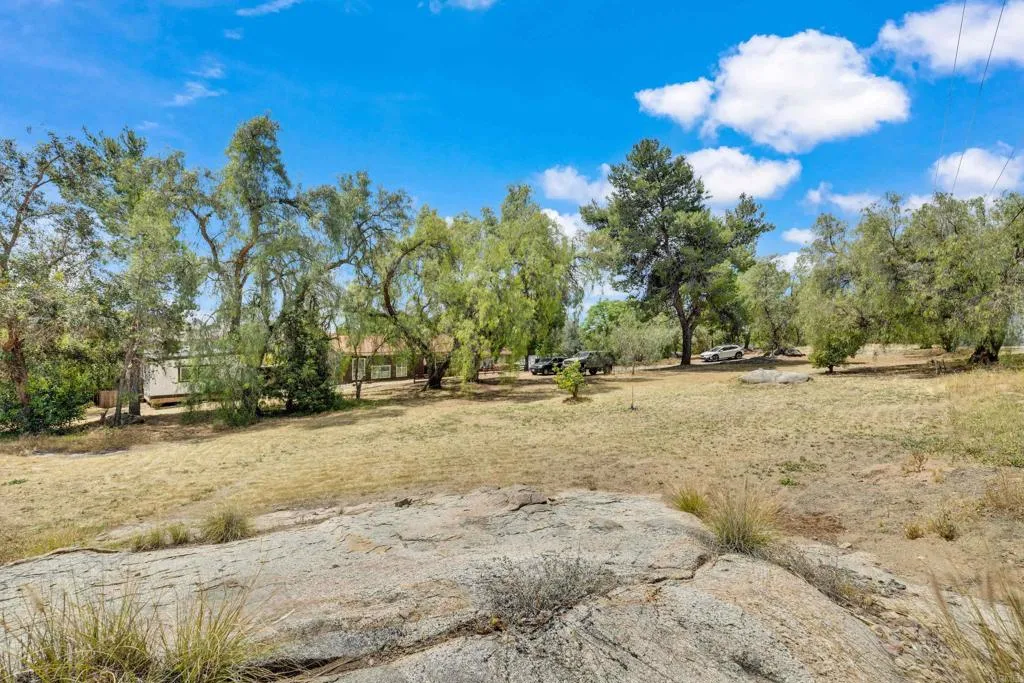 https://cdn.realtyfeed.com/cdn/127/306708596/9a20b5a97fb82e1e8d1ac41612a97953.webp