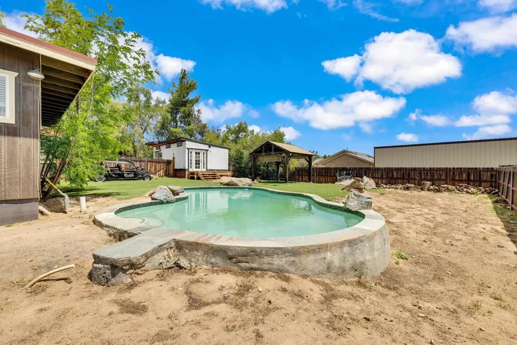 https://cdn.realtyfeed.com/cdn/127/306708596/afd19a66af1b6d207c17e263a7667f64.webp