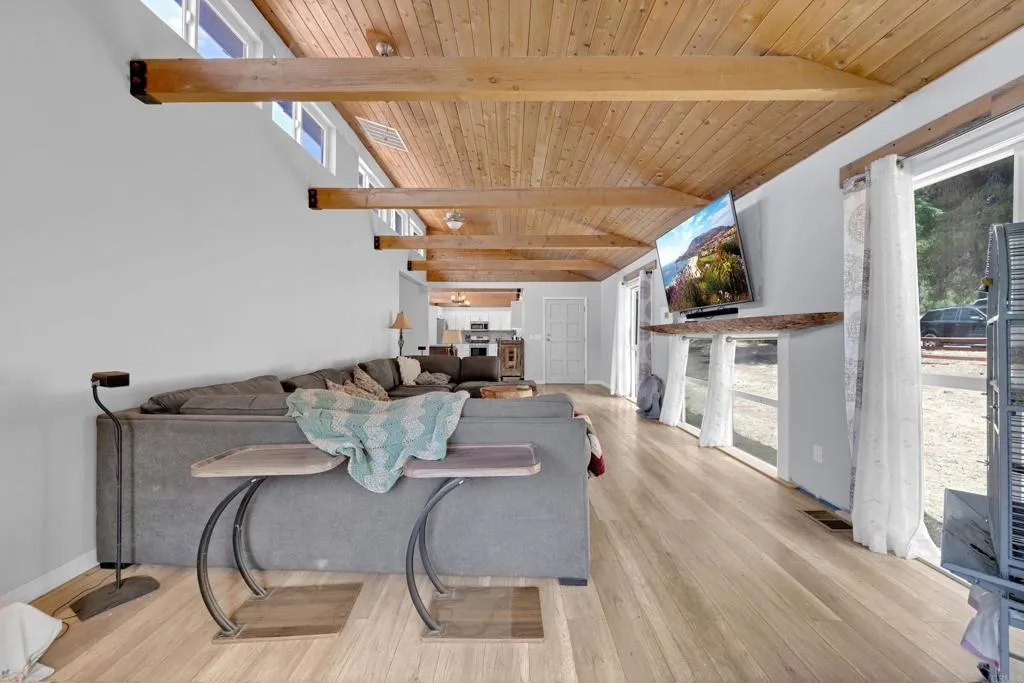 https://cdn.realtyfeed.com/cdn/127/306708596/b95d03570fb249e7d2f02aac35738802.webp
