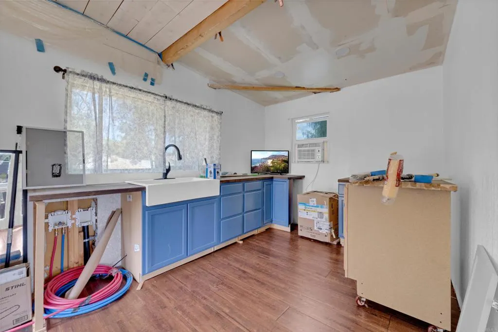 https://cdn.realtyfeed.com/cdn/127/306708596/e5da9ddbe2ee0ca15c7a571e45ba1705.webp
