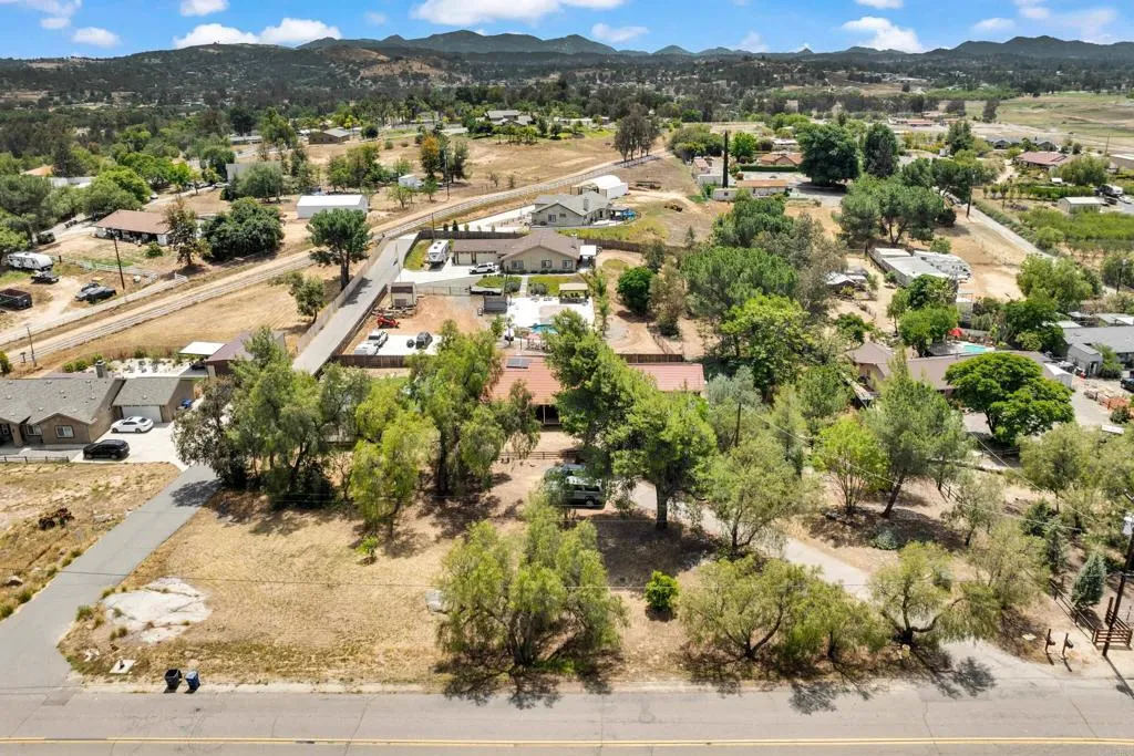 https://cdn.realtyfeed.com/cdn/127/306708596/f76c8dd71d60800870b86048e56f3fdd.webp