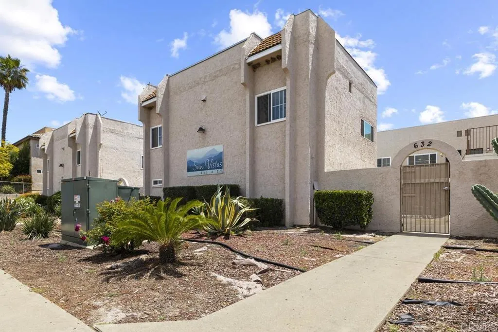 https://cdn.realtyfeed.com/cdn/127/306708607/1b575988b12bb9d5e24de5d362f5df50.webp