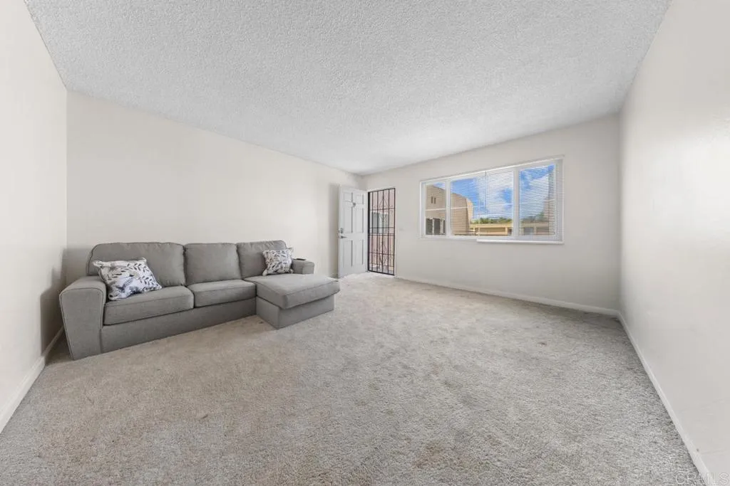 https://cdn.realtyfeed.com/cdn/127/306708607/c3abb7b87f9c6063058f7efffb51b12d.webp