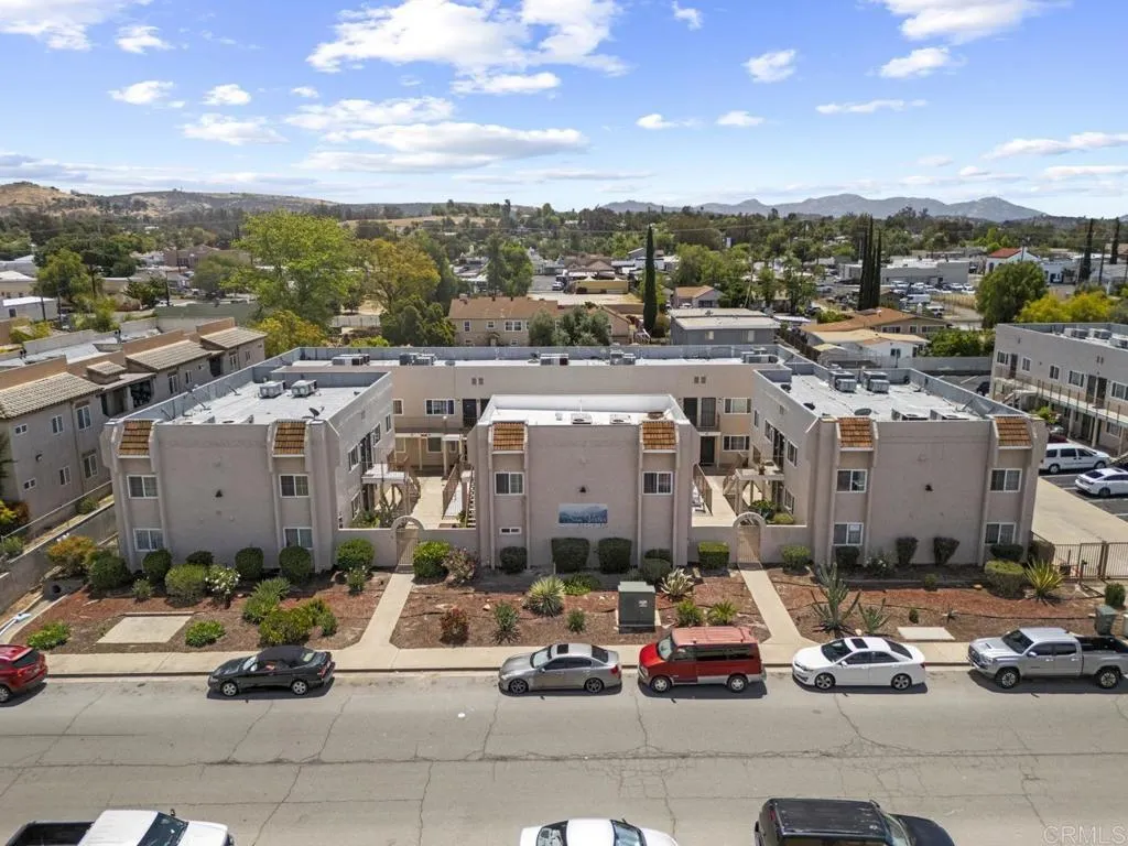 https://cdn.realtyfeed.com/cdn/127/306708607/e49b02fca4d24012a6474f0058172fd1.webp