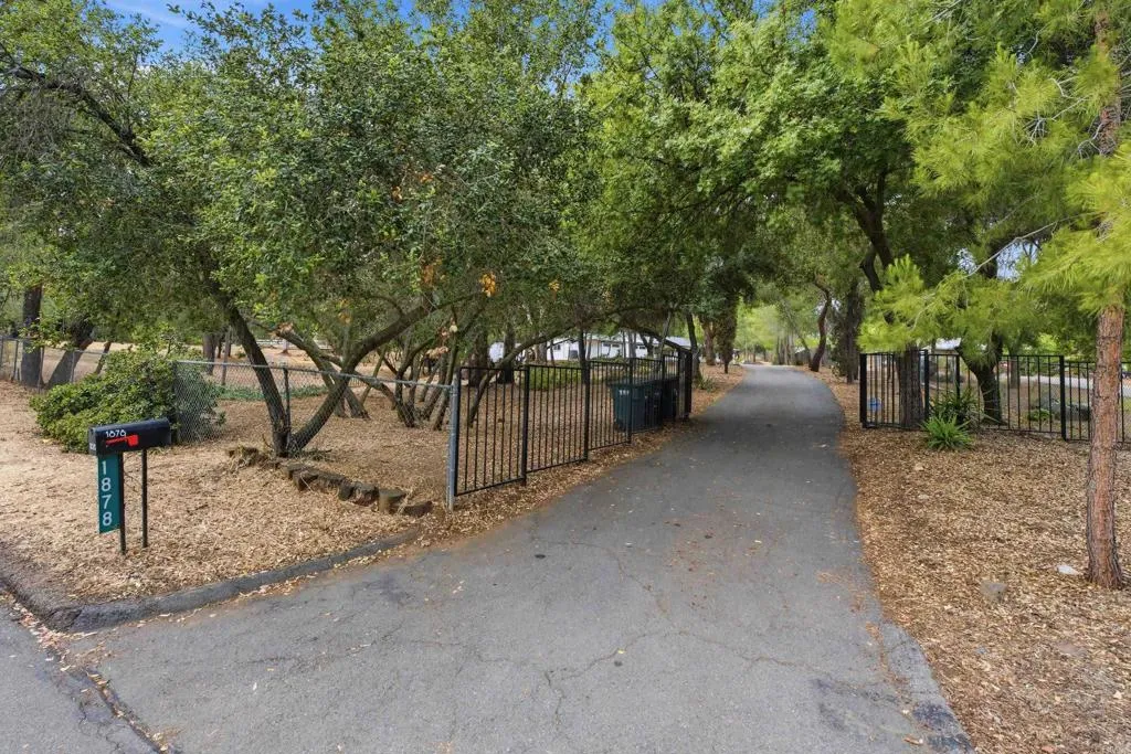 https://cdn.realtyfeed.com/cdn/127/306708641/092397cfaf4eb0e05a19b4df7588f92c.webp