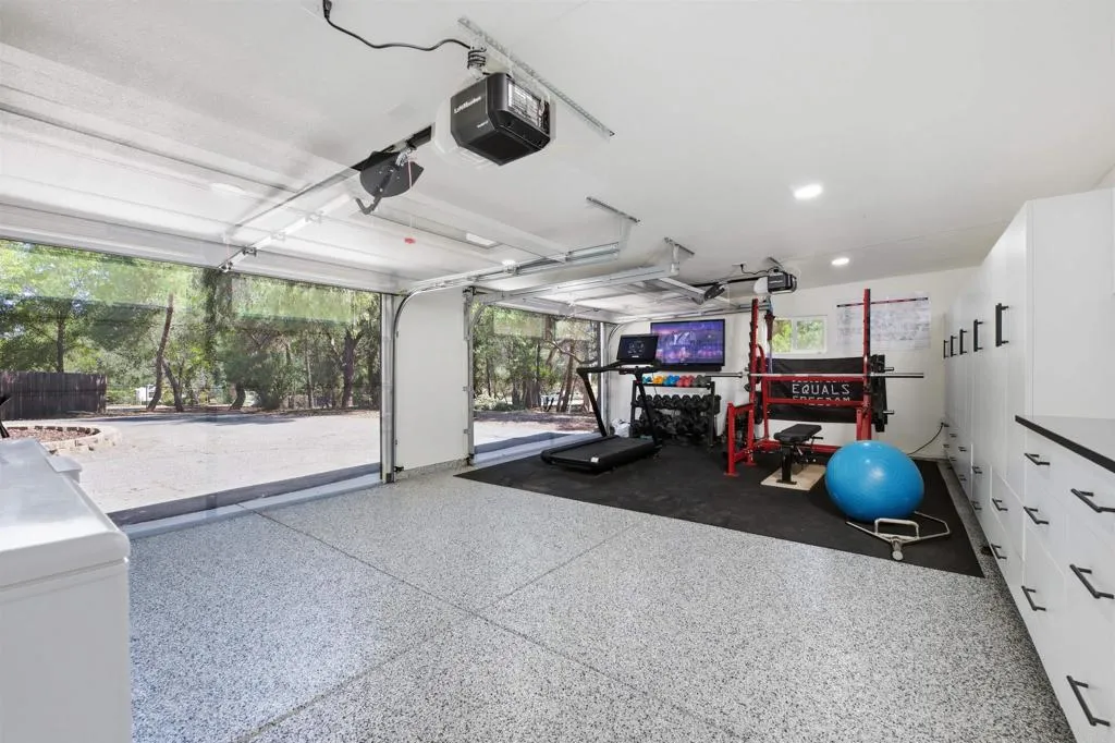 https://cdn.realtyfeed.com/cdn/127/306708641/2ca8b33d951328ed21a97208c4622d6e.webp