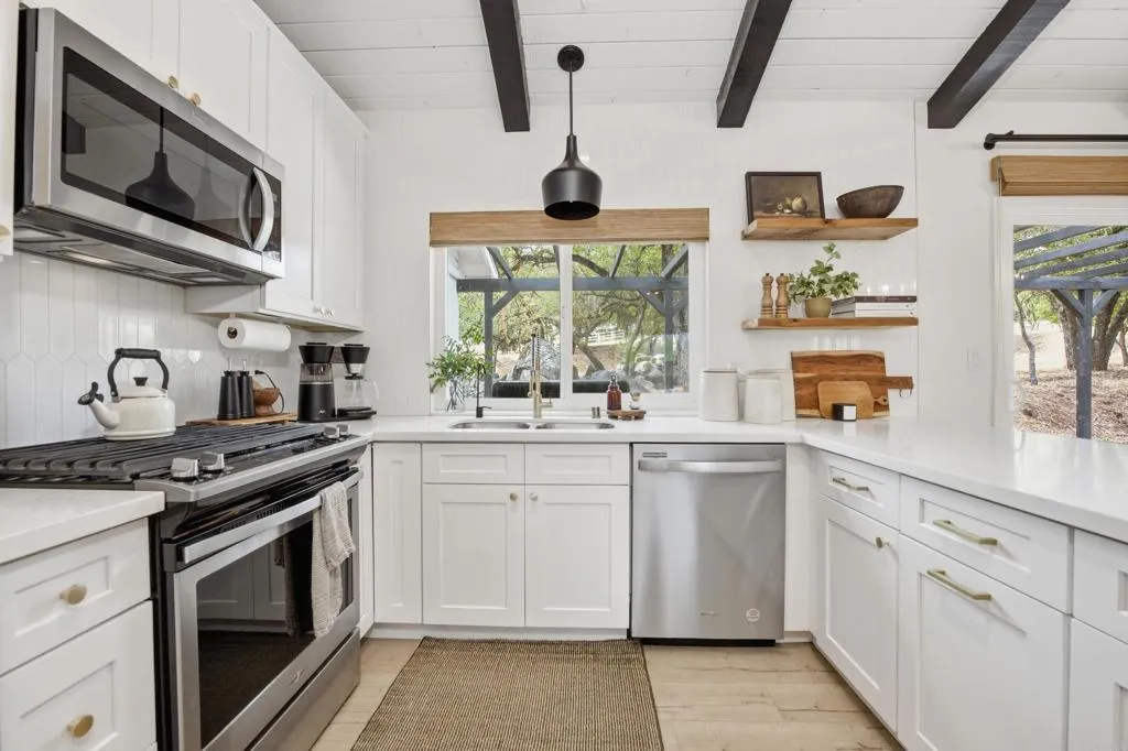 https://cdn.realtyfeed.com/cdn/127/306708641/5e974d8b0ef9e58f1be0b12823283b0d.webp