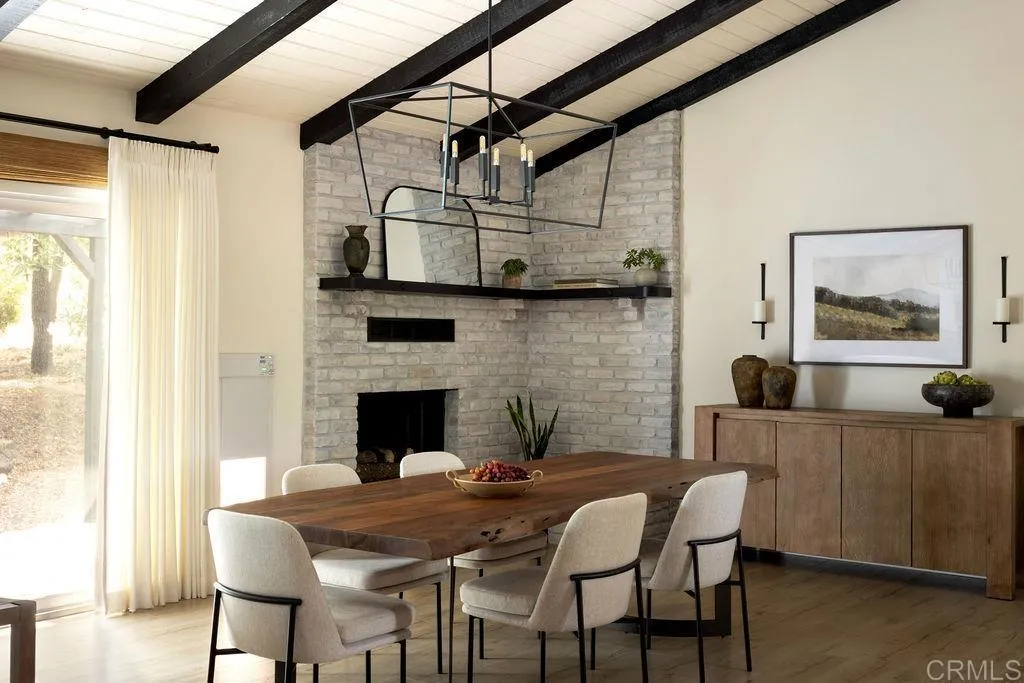 https://cdn.realtyfeed.com/cdn/127/306708641/73d7dce5bcfb7b36b2201fa2846c2b1d.webp