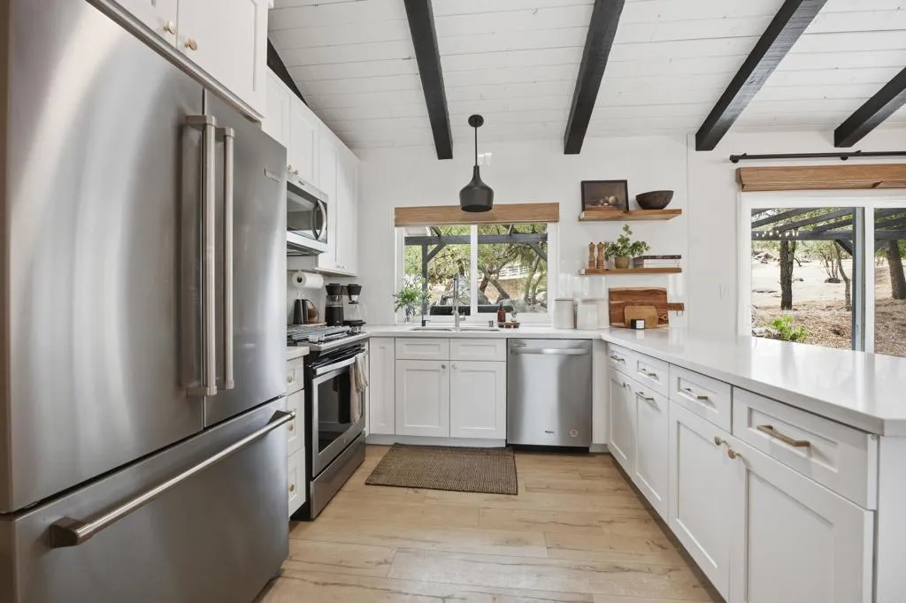 https://cdn.realtyfeed.com/cdn/127/306708641/90648f66edb1551dfea5df32e7ae79db.webp