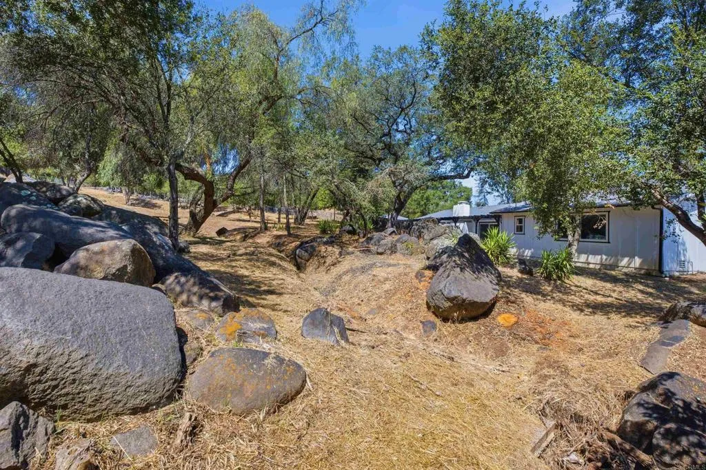 https://cdn.realtyfeed.com/cdn/127/306708641/c8d6184206ca480524764ee7910b2cd2.webp