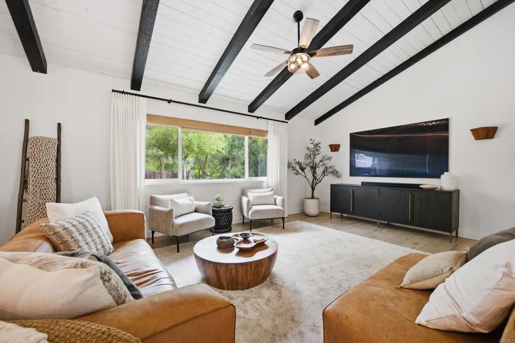 https://cdn.realtyfeed.com/cdn/127/306708641/efc9df2ac4bb96cf5cfcda200e47307c.webp