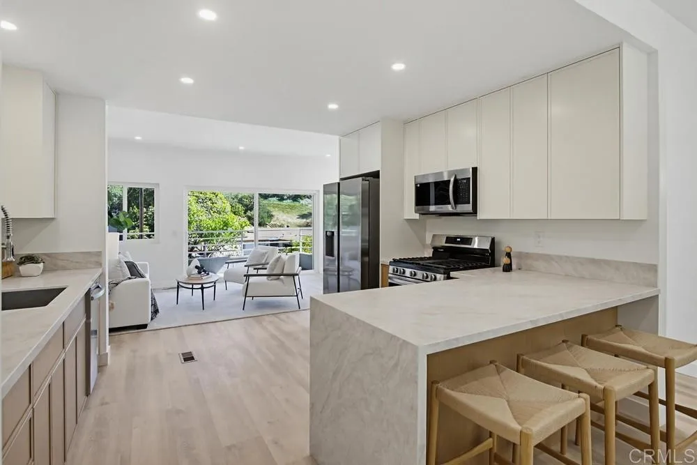 https://cdn.realtyfeed.com/cdn/127/306708767/0ebef30f1e507f51d1f4c105a415b944.webp