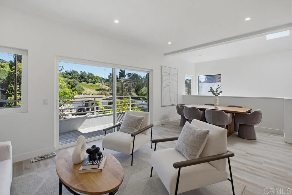 https://cdn.realtyfeed.com/cdn/127/306708767/8699d7d06cdfa6330c920583afb78d21.webp