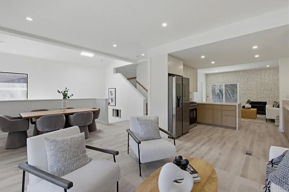 https://cdn.realtyfeed.com/cdn/127/306708767/ea569d8be82e2d343b34f117095befe9.webp