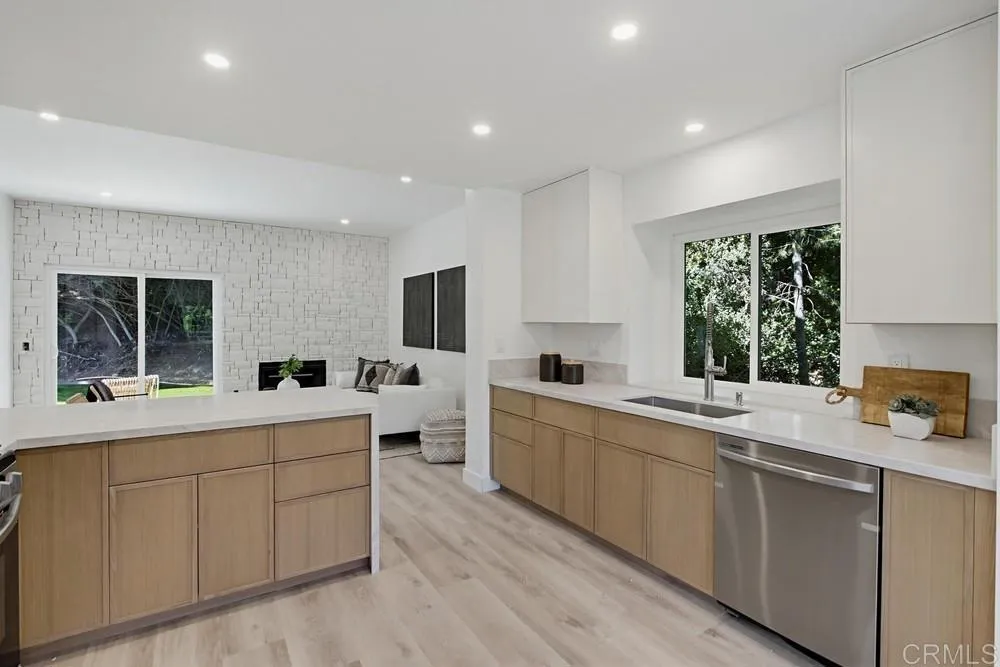 https://cdn.realtyfeed.com/cdn/127/306708767/ead5a86dea940ad5e310c550015fd57e.webp