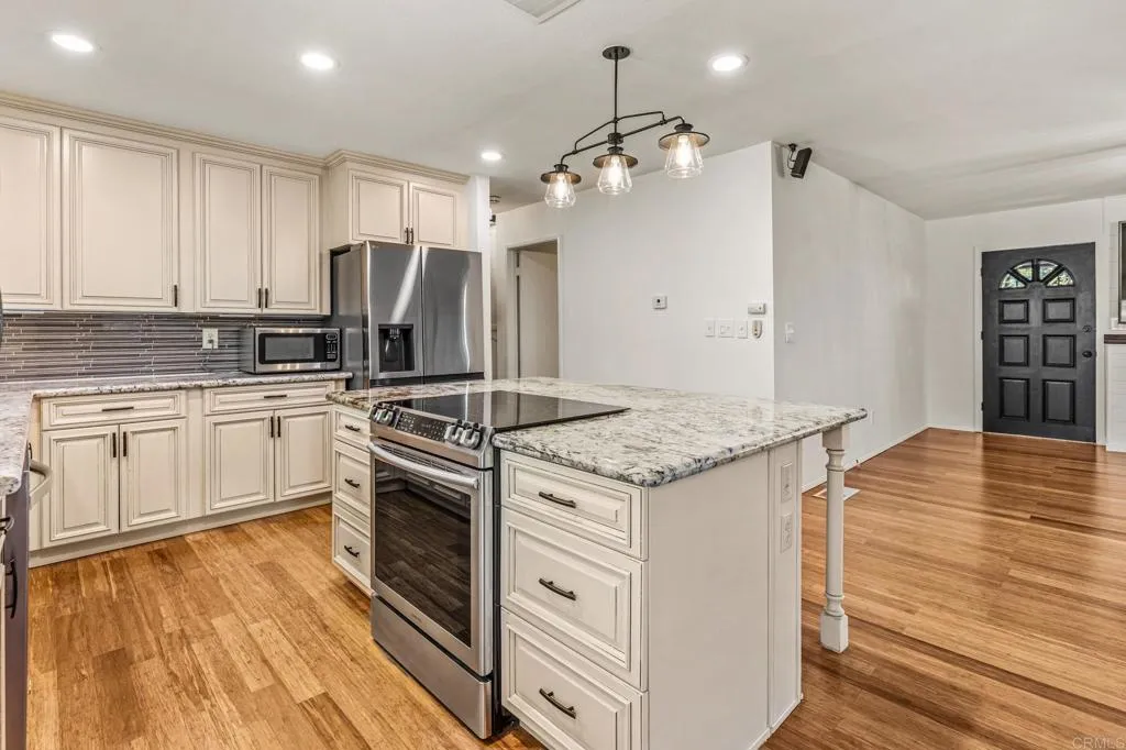https://cdn.realtyfeed.com/cdn/127/306708792/6f108375bf8452494adb7923b1ca5bd4.webp