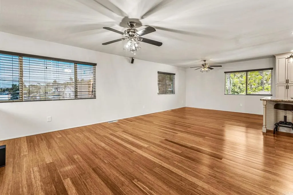 https://cdn.realtyfeed.com/cdn/127/306708792/7424f1683ce52c0ccc3fb710fbaf8cfa.webp