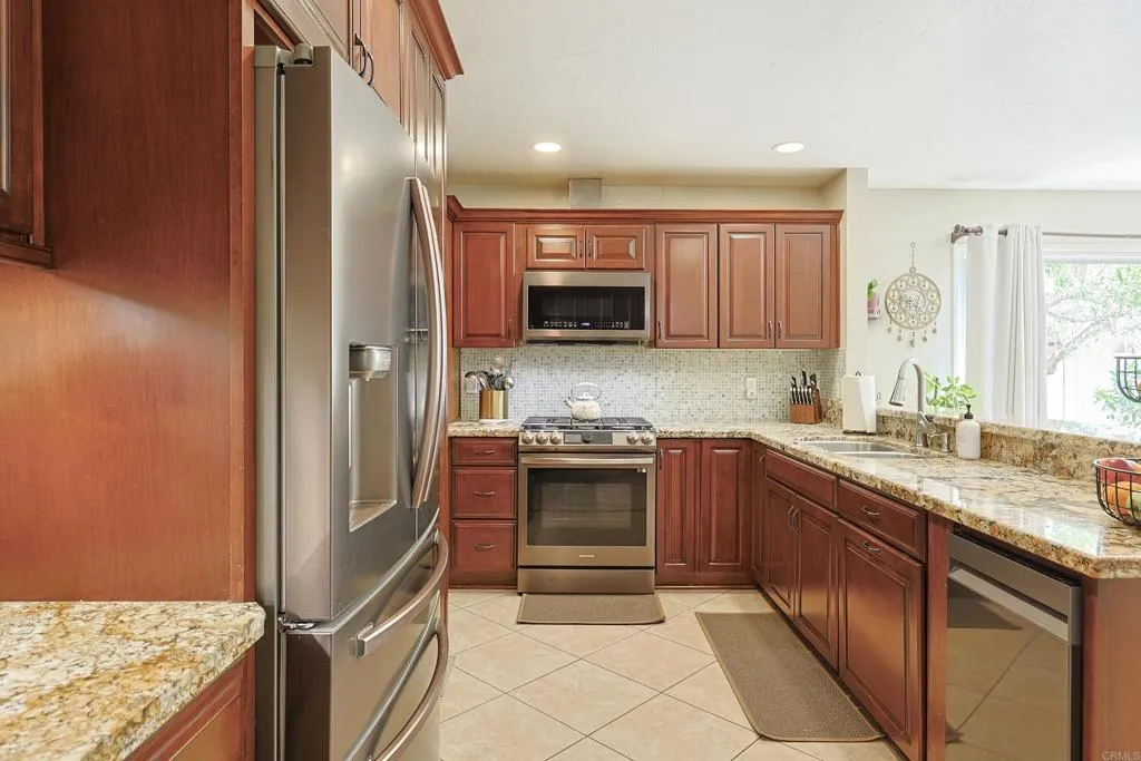 https://cdn.realtyfeed.com/cdn/127/306708799/13d92d090d902f55eeddd26ec3401502.webp
