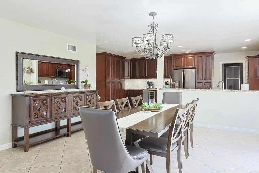 https://cdn.realtyfeed.com/cdn/127/306708799/47ba0f69d307dd9fd3a4aa88b2b3fc45.webp