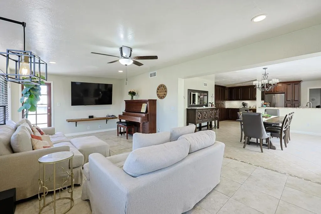 https://cdn.realtyfeed.com/cdn/127/306708799/60879ab822c6941f22c64a6929ee27a7.webp