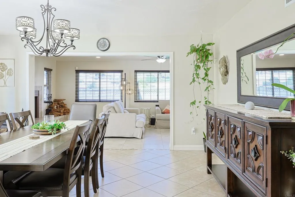 https://cdn.realtyfeed.com/cdn/127/306708799/82c97a782a9949b23fa8ada13ce7dc65.webp