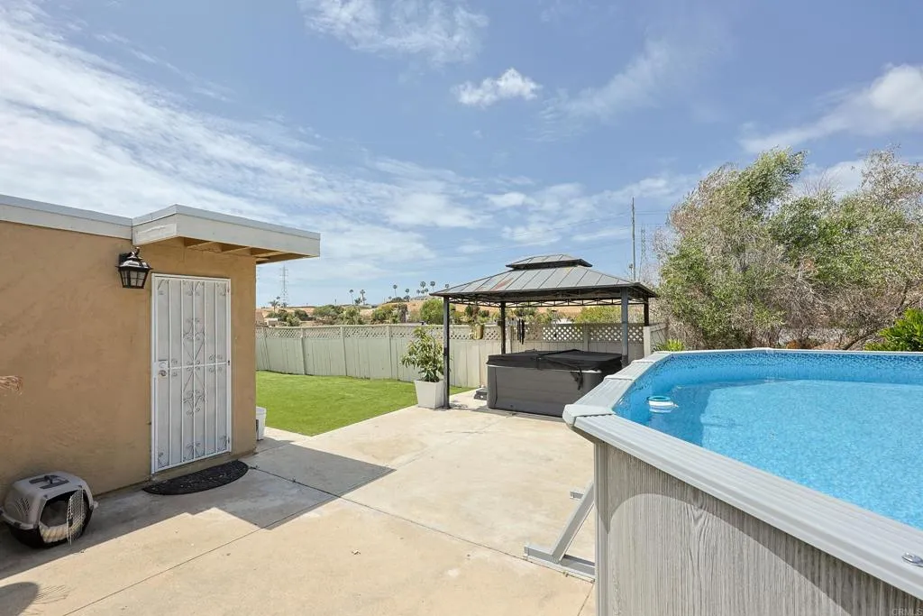 https://cdn.realtyfeed.com/cdn/127/306708799/96cf99923bbaa405943dd7c8b9911e76.webp