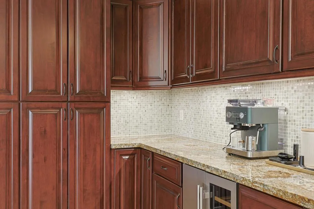 https://cdn.realtyfeed.com/cdn/127/306708799/b441c6136055538ea659b881185ba053.webp
