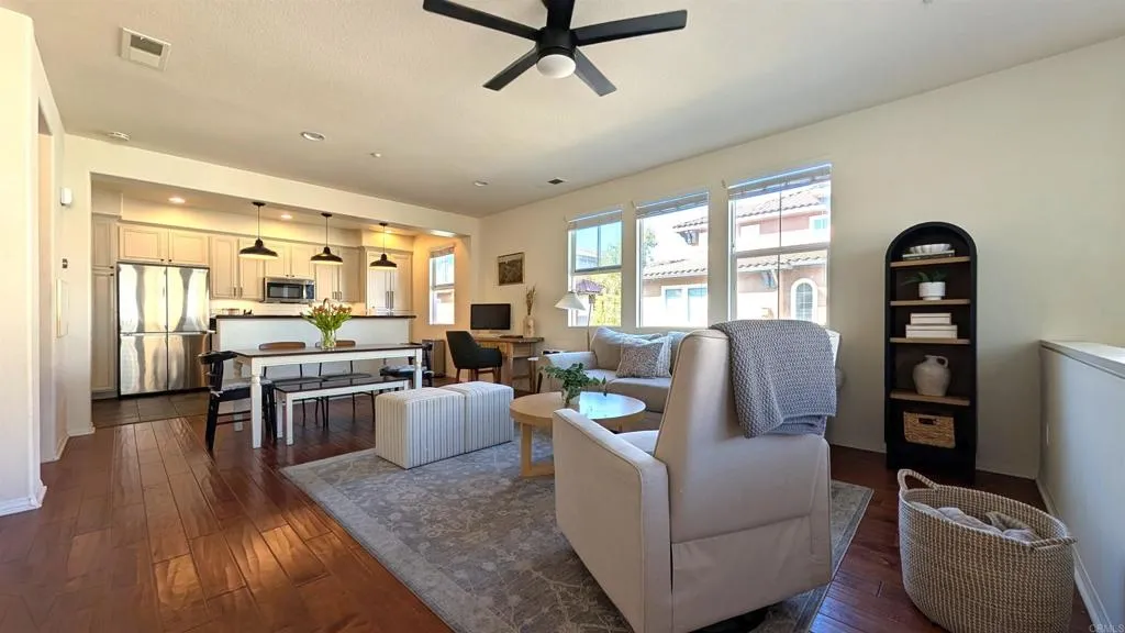 https://cdn.realtyfeed.com/cdn/127/306708804/0b51342f25ebea73805de40ffe37a4cb.webp