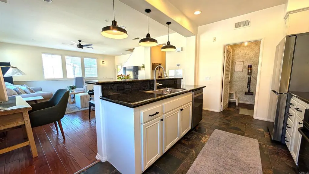 https://cdn.realtyfeed.com/cdn/127/306708804/e69f5758a0fa10ee7cffb29984d19ac4.webp