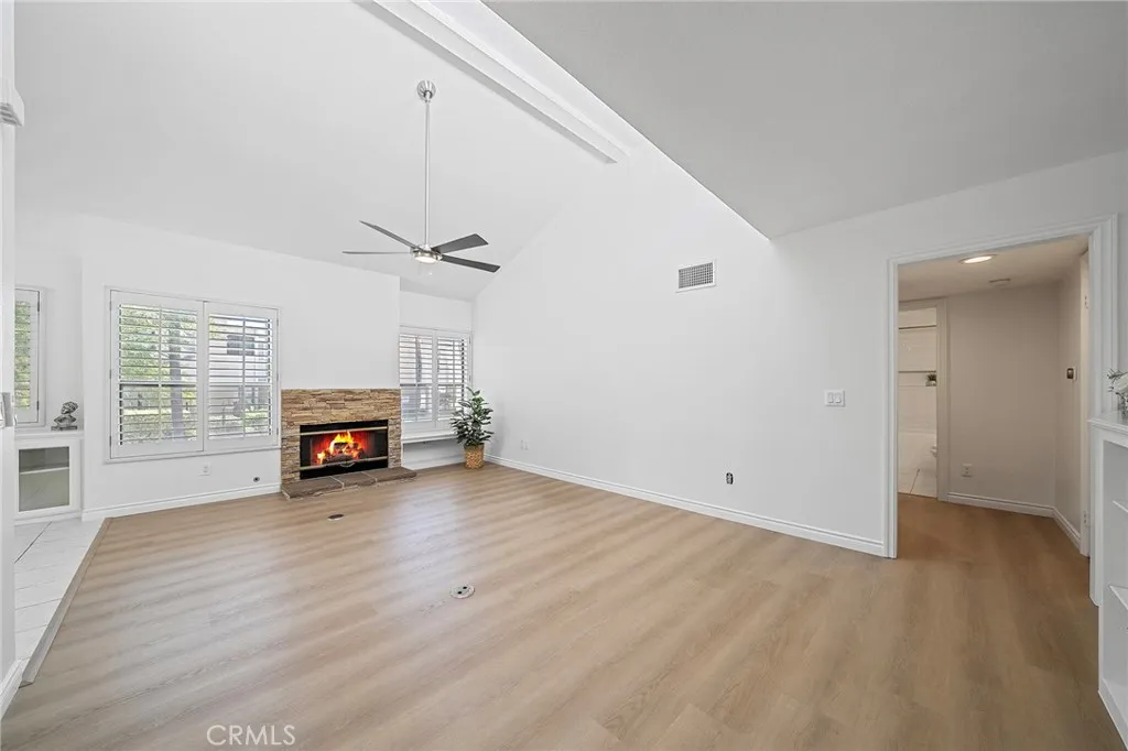 Calabasas, CA 91302